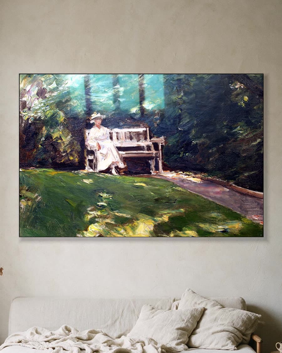 De tuinbank in een aluminium frame aan dezelfde muur