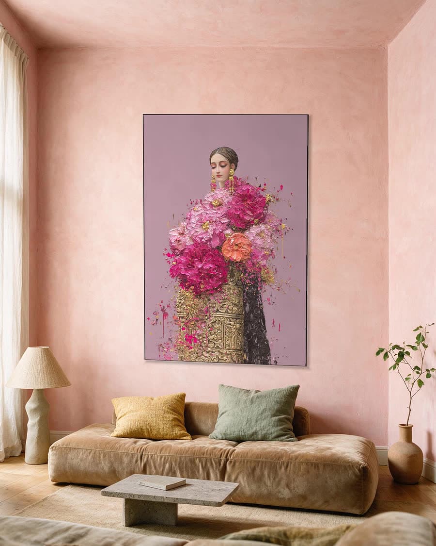 Pioenen op goud in een aluminium frame aan dezelfde muur
