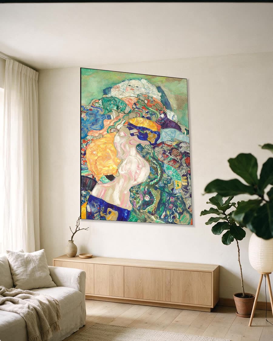 Baby (Wieg) in een aluminium frame aan dezelfde muur