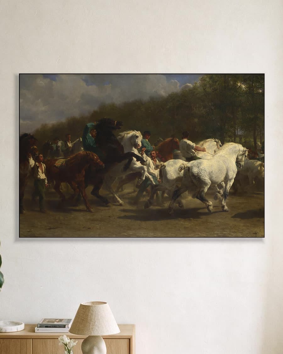 De Paardenmarkt in een aluminium frame aan dezelfde muur