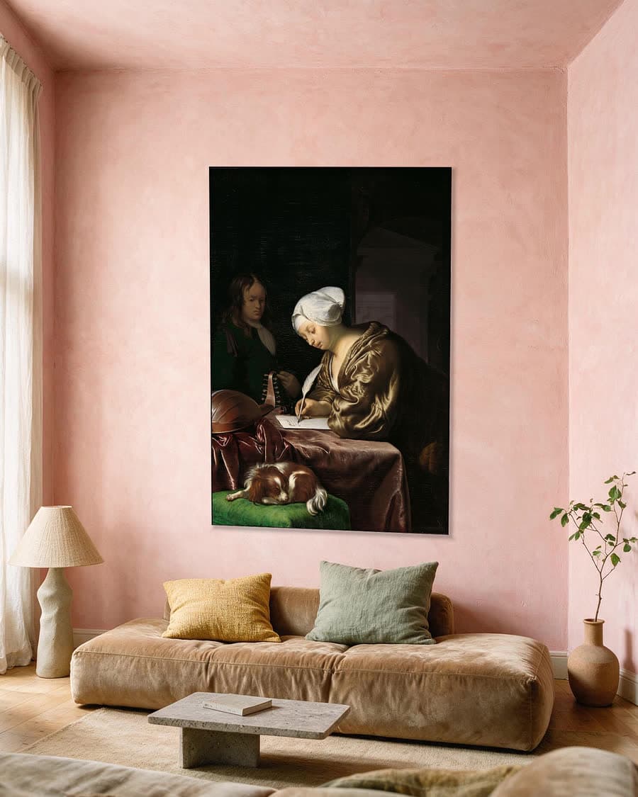 De briefschrijver in een aluminium frame aan dezelfde muur