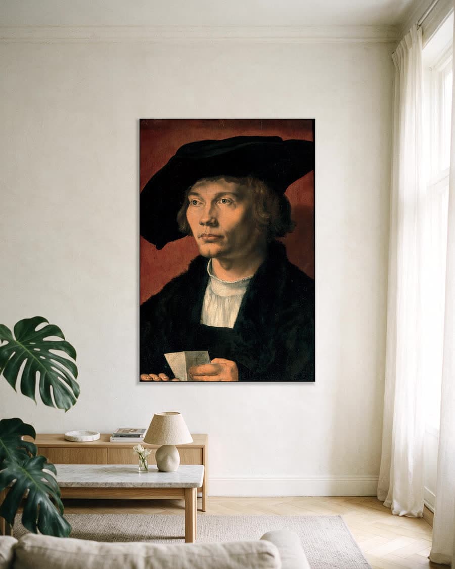Portret van Bernhart von Reesen in een aluminium frame aan dezelfde muur