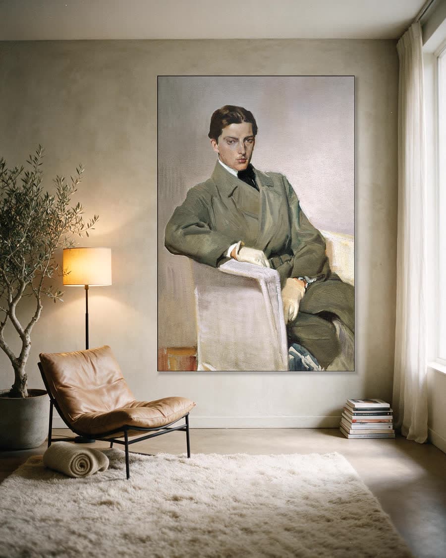Portret van een jongeman in een aluminium frame aan dezelfde muur