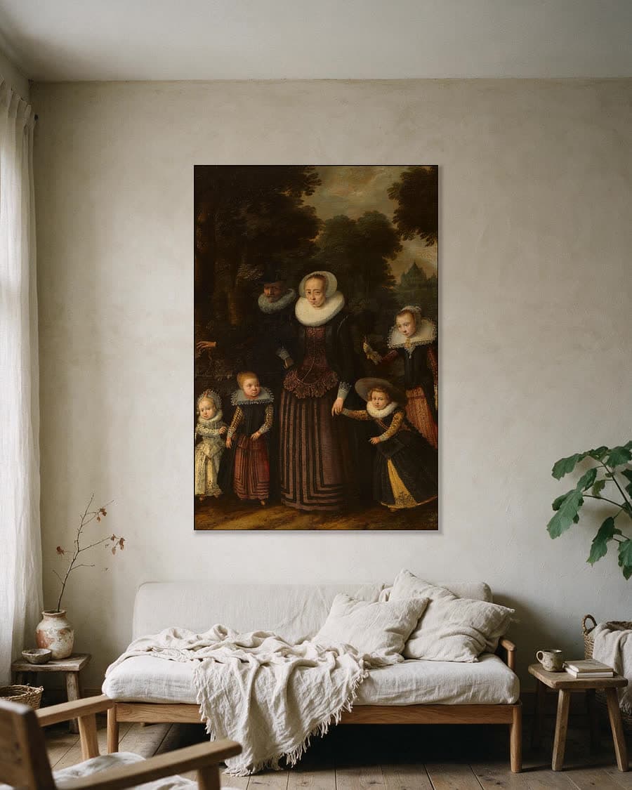 Portret van een echtpaar met vier kinderen in een aluminium frame aan dezelfde muur