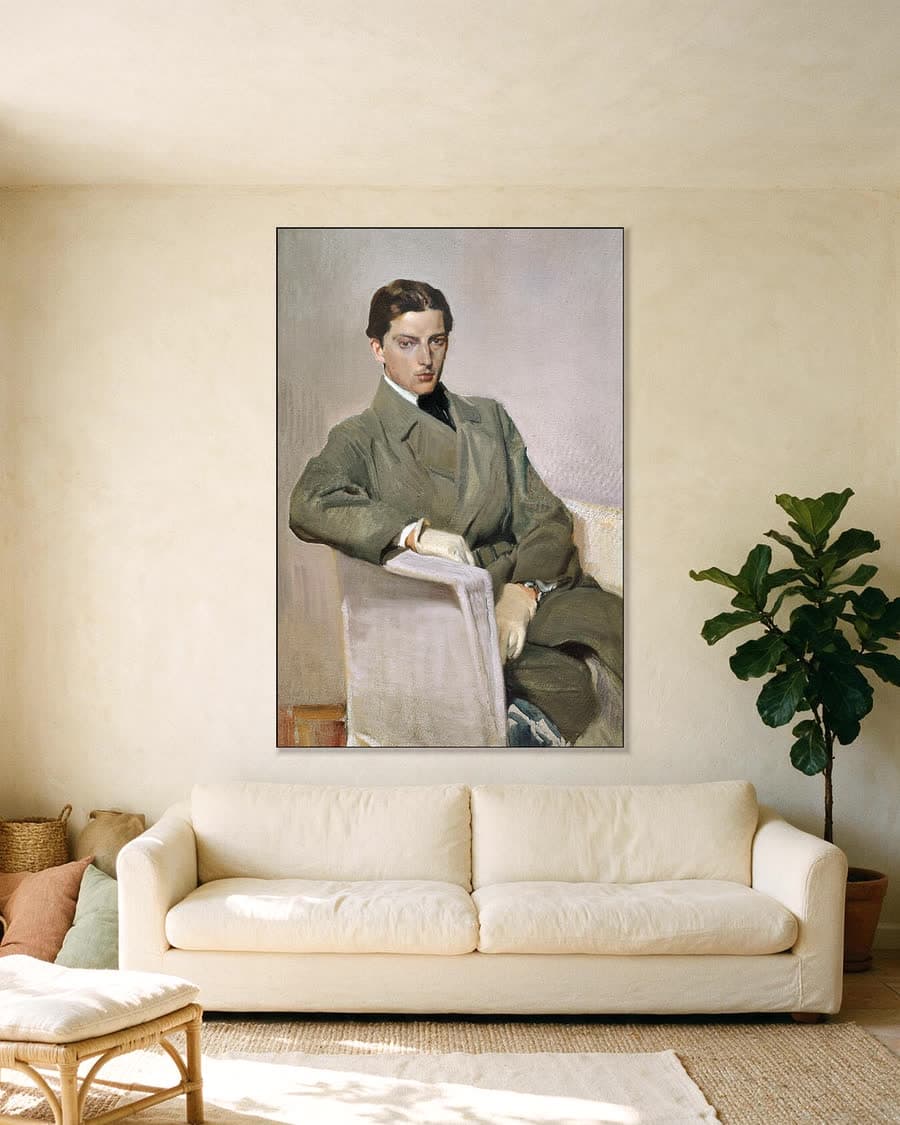 Portret van een jongeman in een aluminium frame aan dezelfde muur