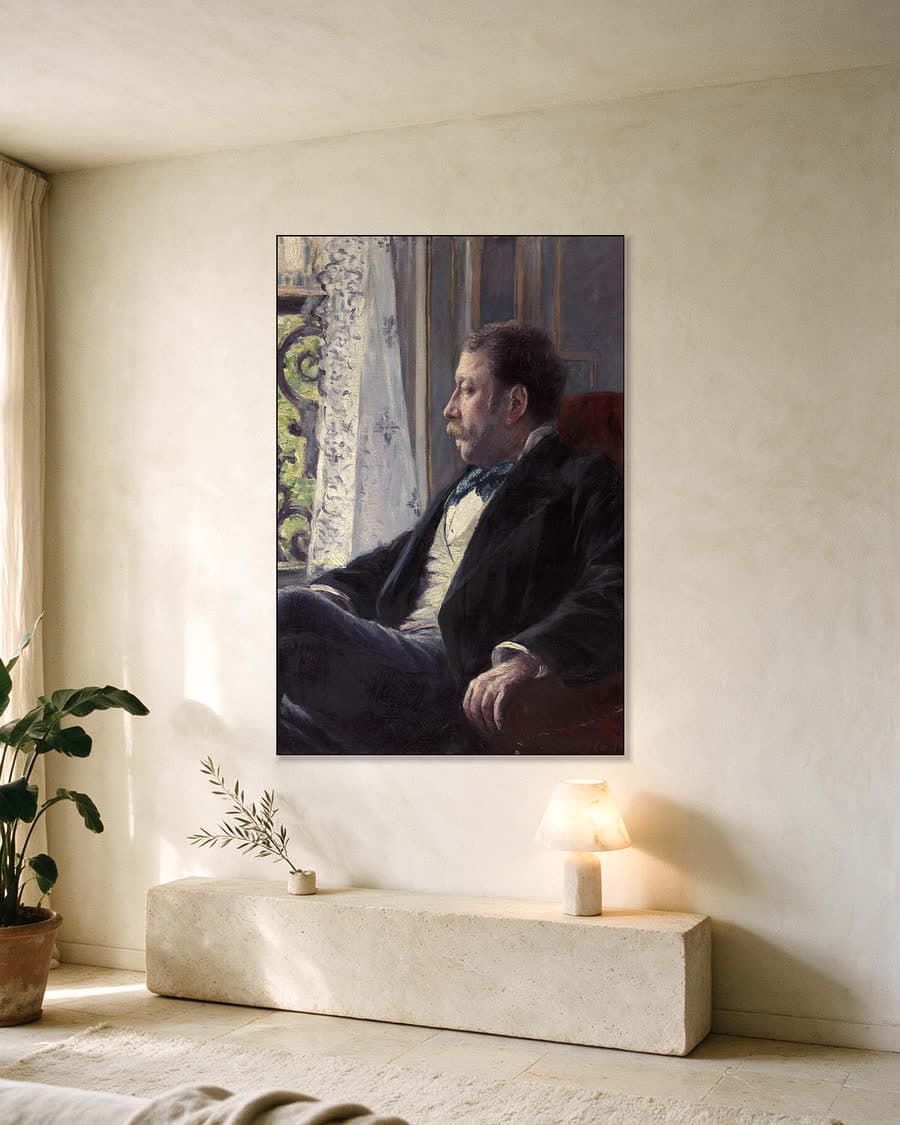 Portret van een man in een aluminium frame aan dezelfde muur