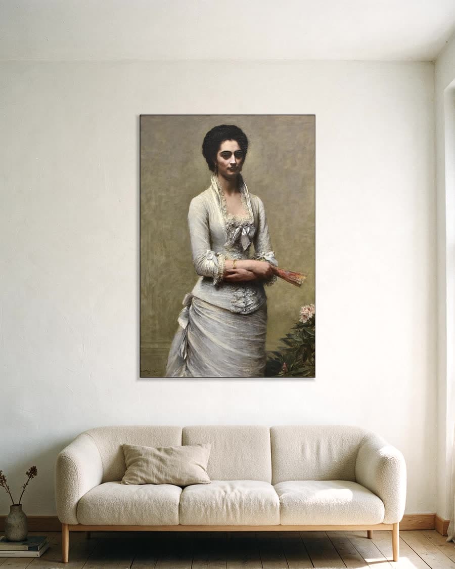 Portret van Eva Callimachi-Catargi in een aluminium frame aan dezelfde muur