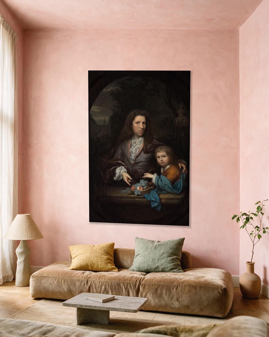 Jan van de Poll en zijn zoon Harmen Hendrick in een aluminium frame aan dezelfde muur