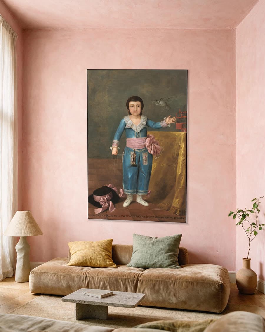 Portret van Juan María Osorio in een aluminium frame aan dezelfde muur