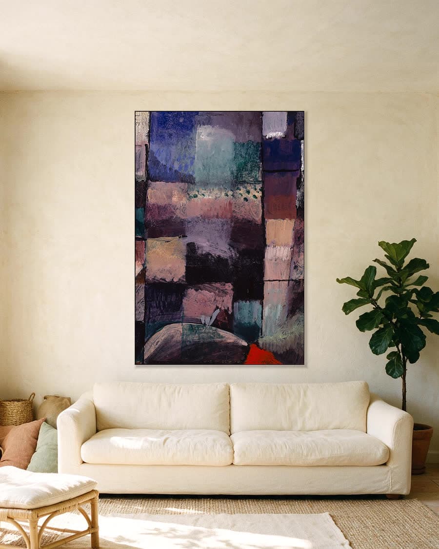 Ritmische Kleurenblokken in een aluminium frame aan dezelfde muur