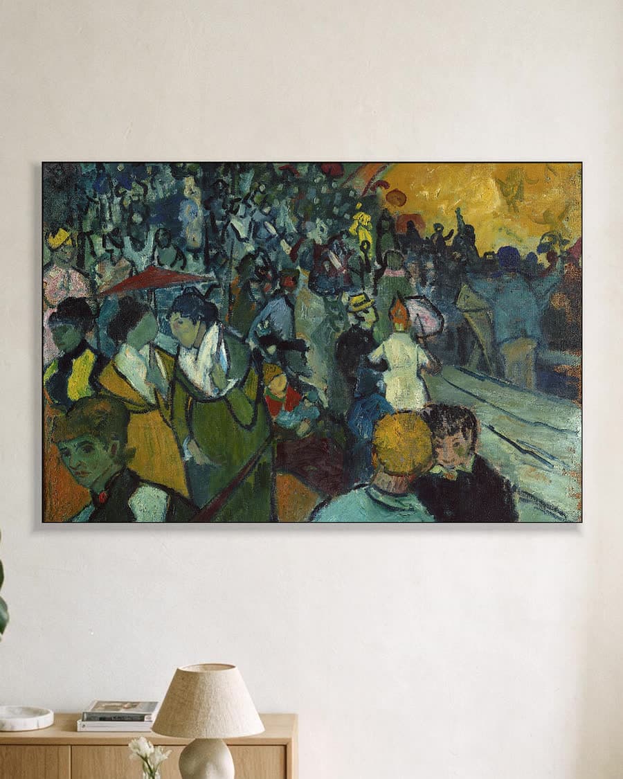 De arena van Arles in een aluminium frame aan dezelfde muur