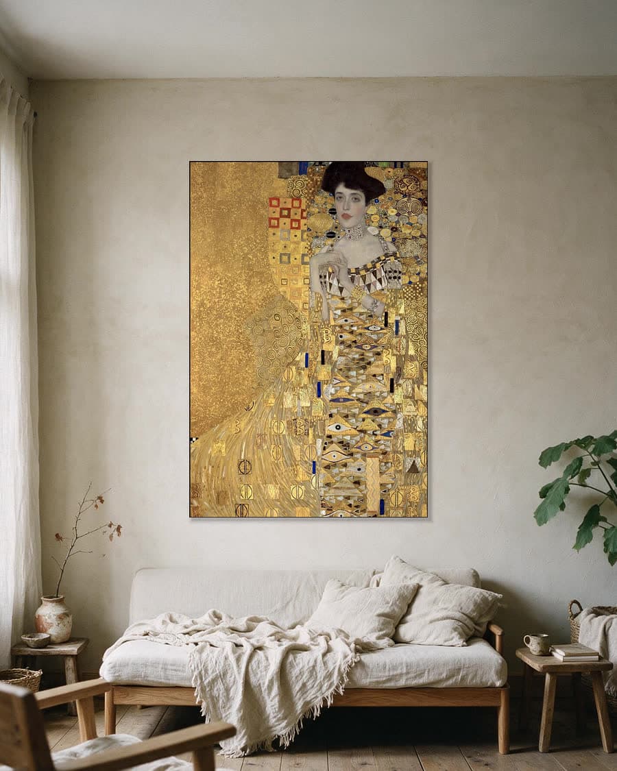 Adèle Bloch-Bauer I in een aluminium frame aan dezelfde muur