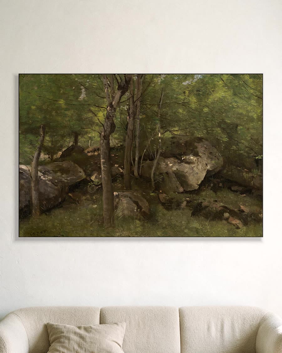 Boslandschap met rotsen in een aluminium frame aan dezelfde muur
