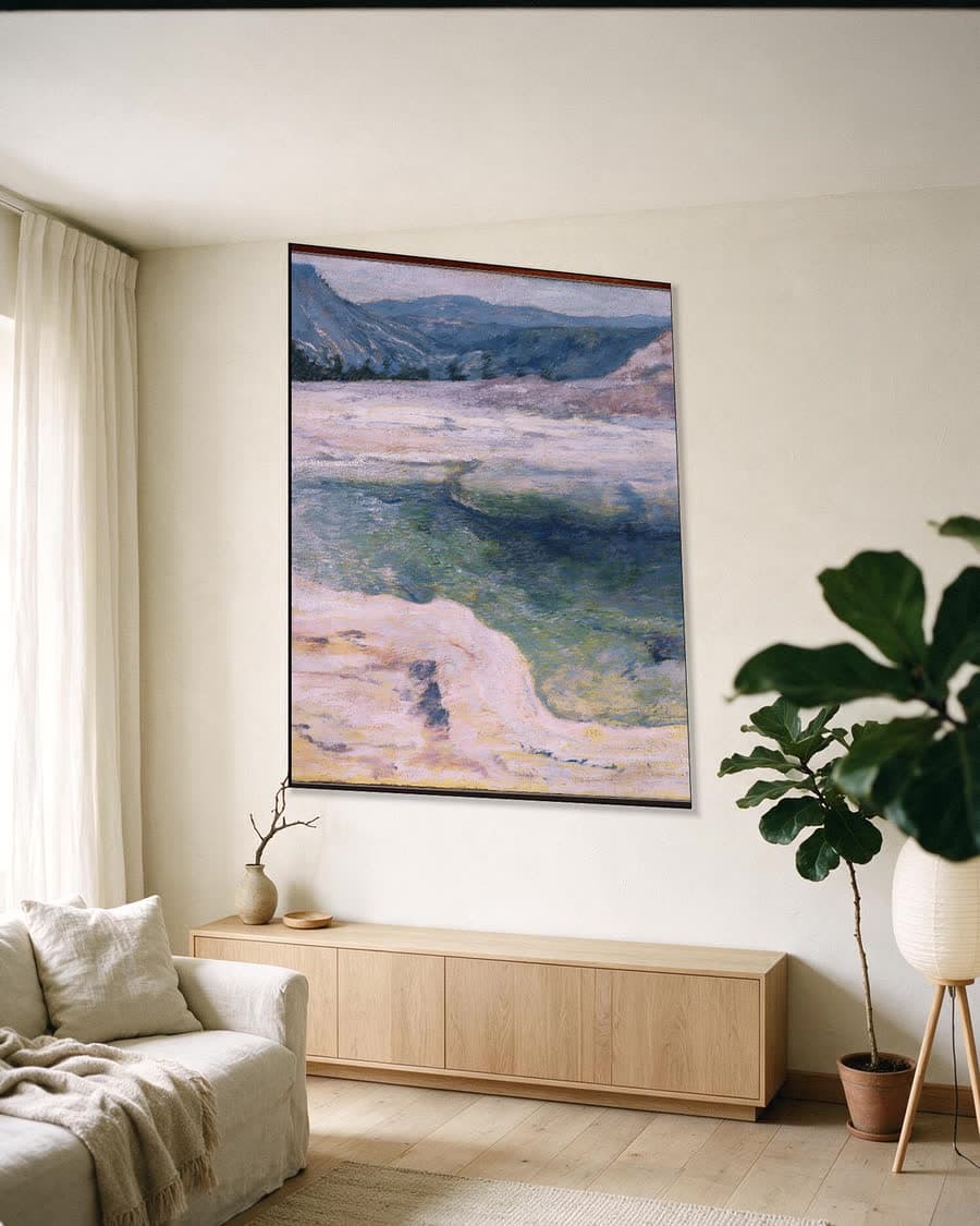 De smaragden poel in een aluminium frame aan dezelfde muur