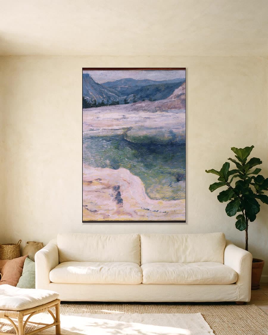 De smaragden poel in een aluminium frame aan dezelfde muur