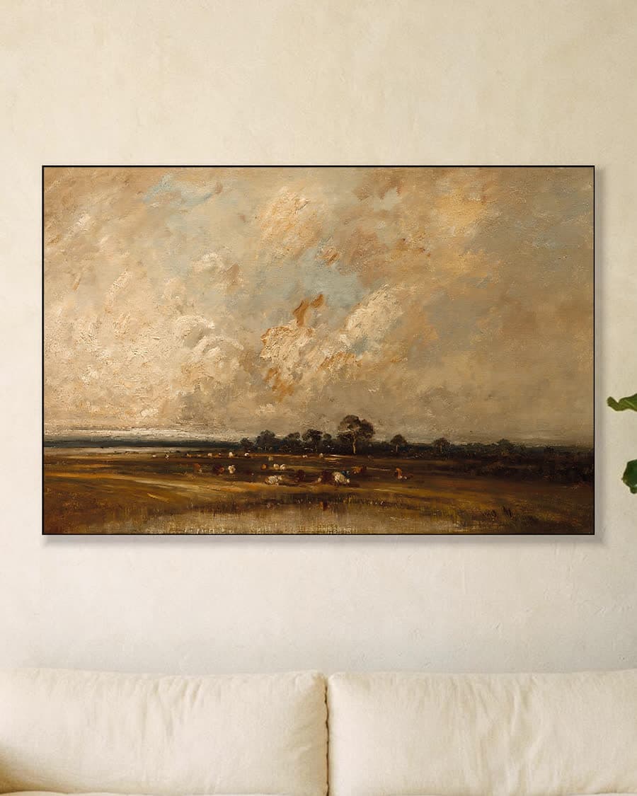 Rust in de weide onder wolkenlucht in een aluminium frame aan dezelfde muur