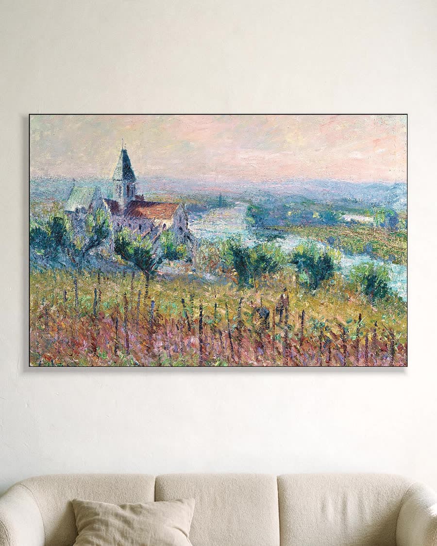 Kerk in de vallei in een aluminium frame aan dezelfde muur