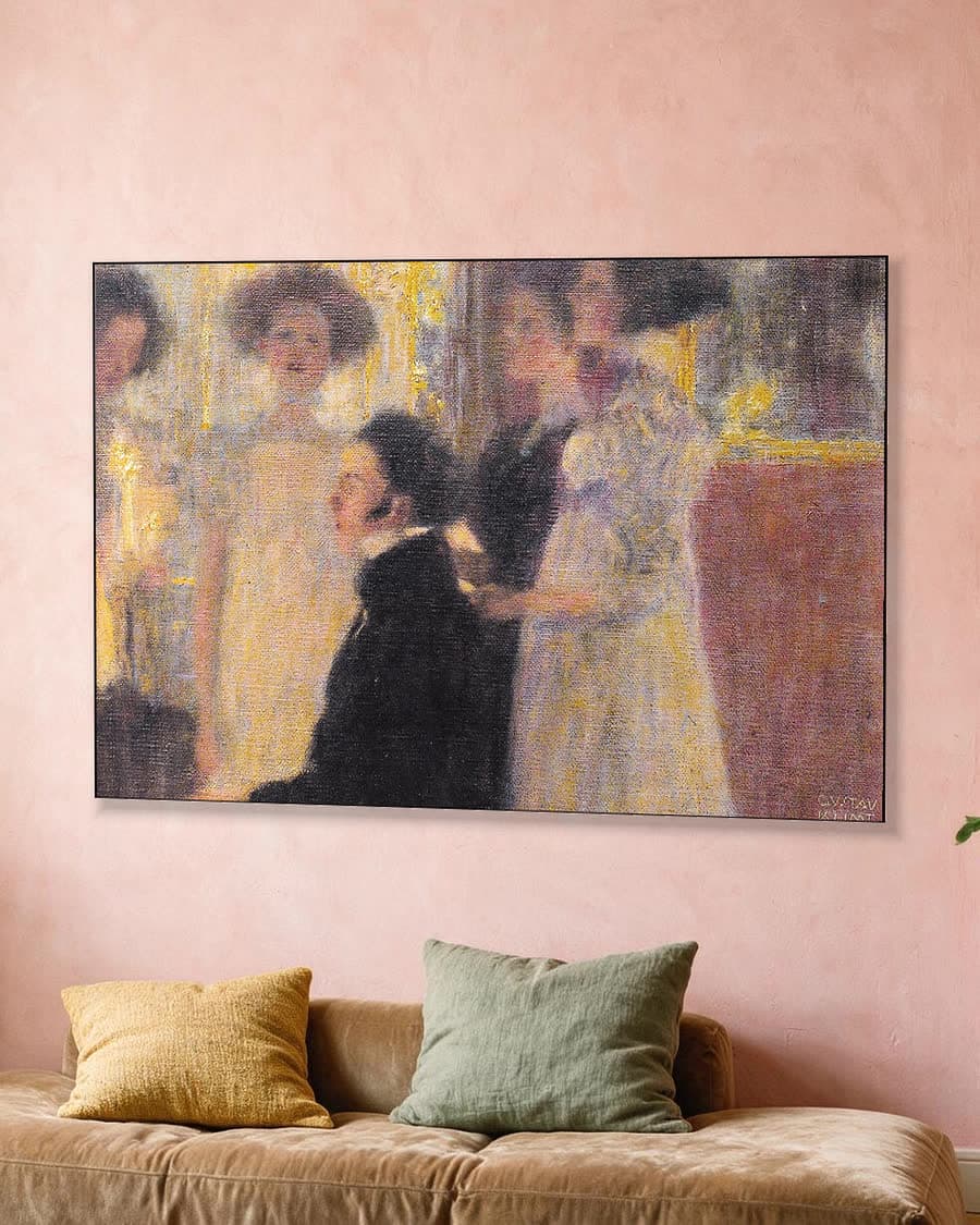 Schubert aan de piano in een aluminium frame aan dezelfde muur