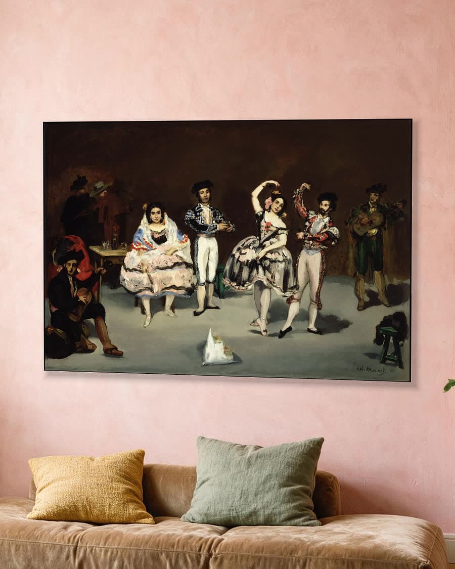 Spaans ballet in een aluminium frame aan dezelfde muur