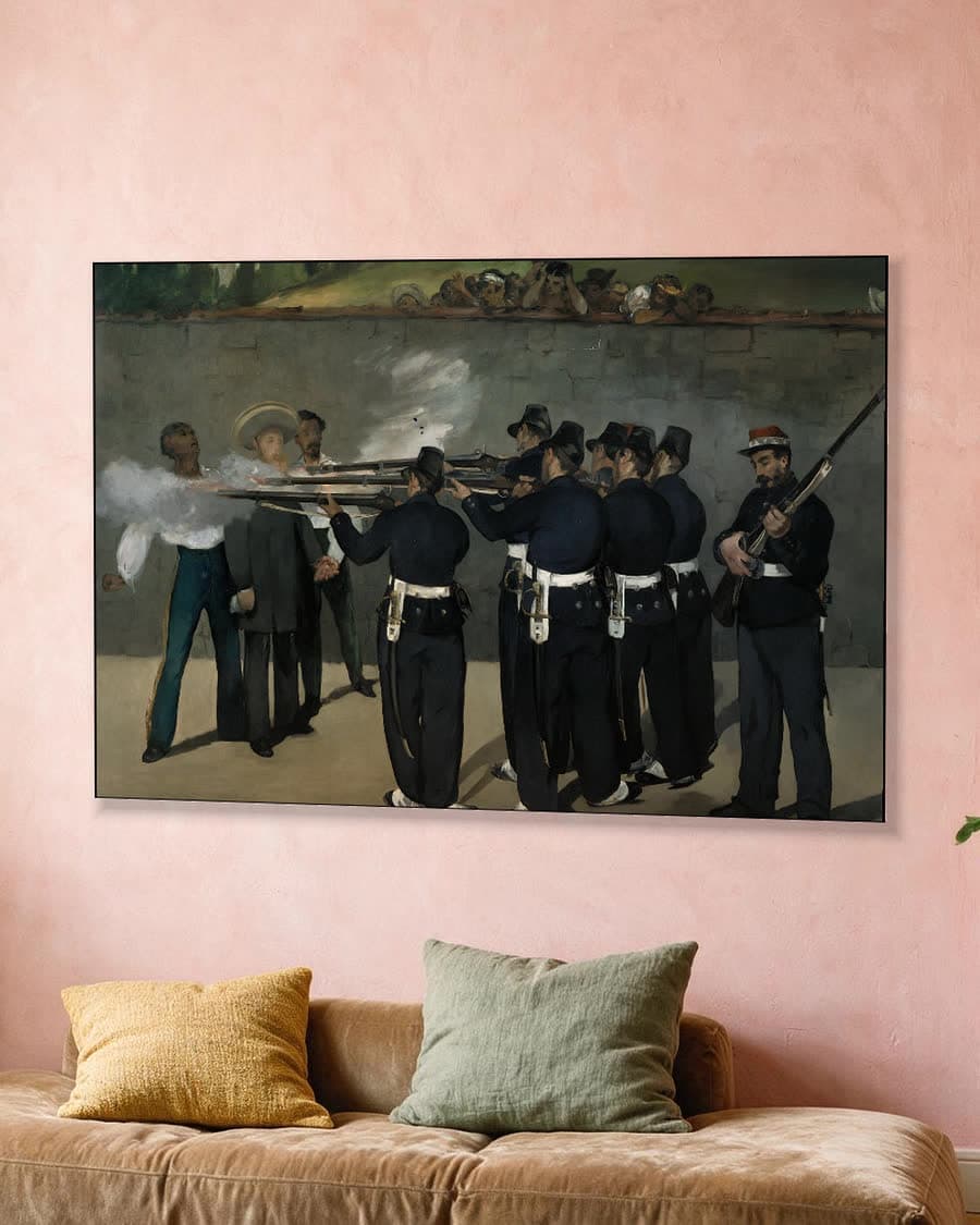 De executie van keizer Maximiliaan in een aluminium frame aan dezelfde muur