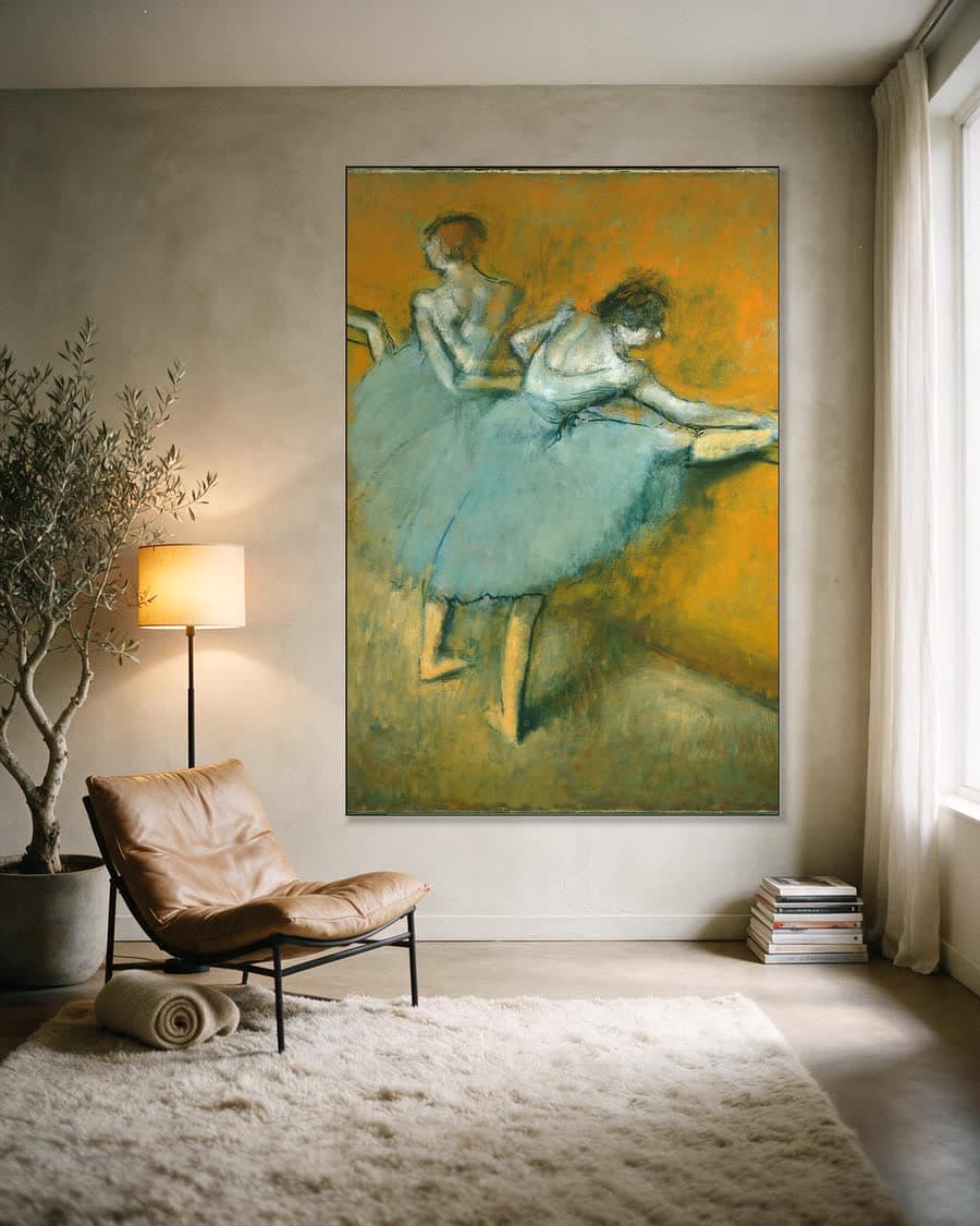 Danseressen aan de barre in een aluminium frame aan dezelfde muur