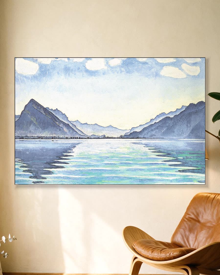 Het meer van Thun met symmetrische spiegeling (1905) in een aluminium frame aan dezelfde muur