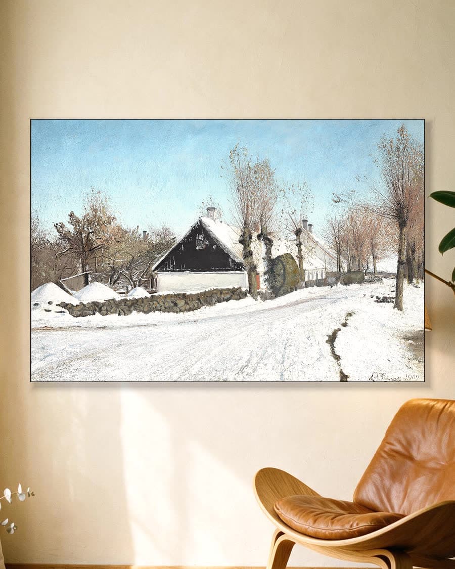 De eerste sneeuw in een aluminium frame aan dezelfde muur