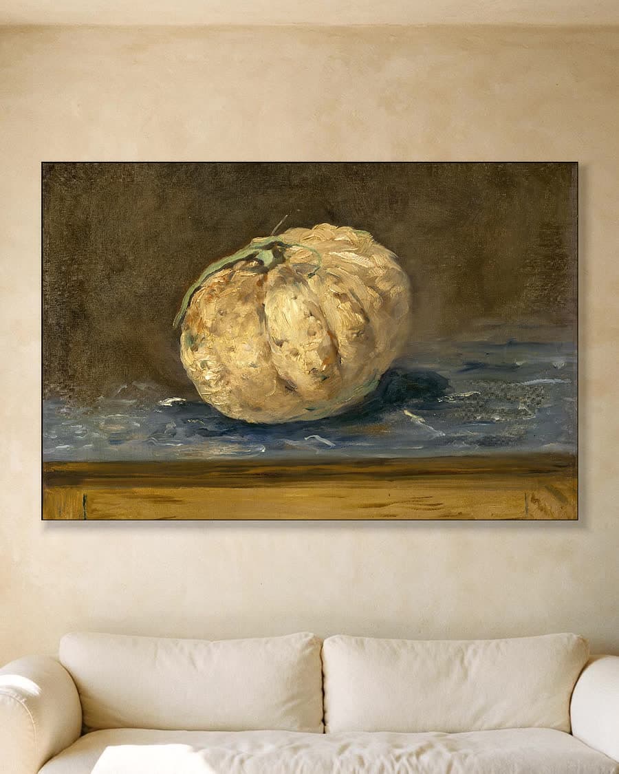 De meloen in een aluminium frame aan dezelfde muur
