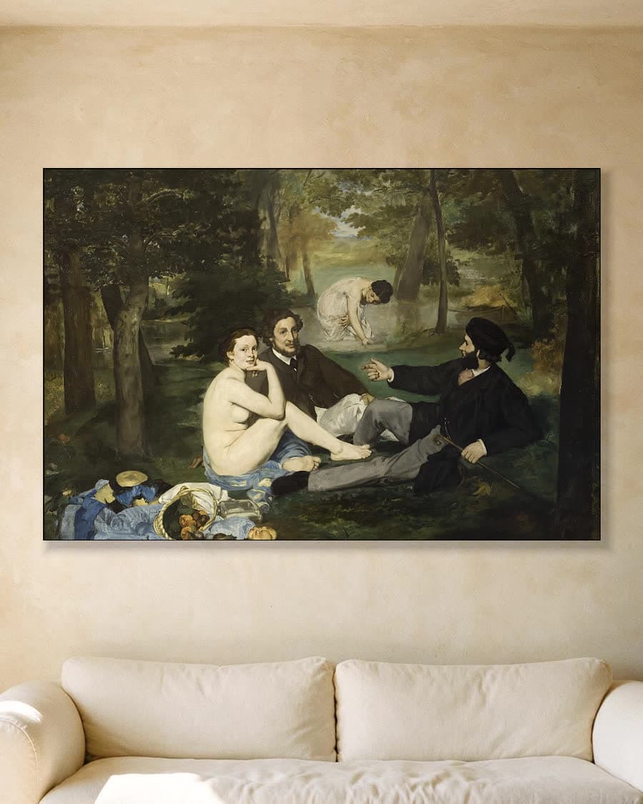 Het ontbijt in het groen (Le déjeuner sur l'herbe) in een aluminium frame aan dezelfde muur