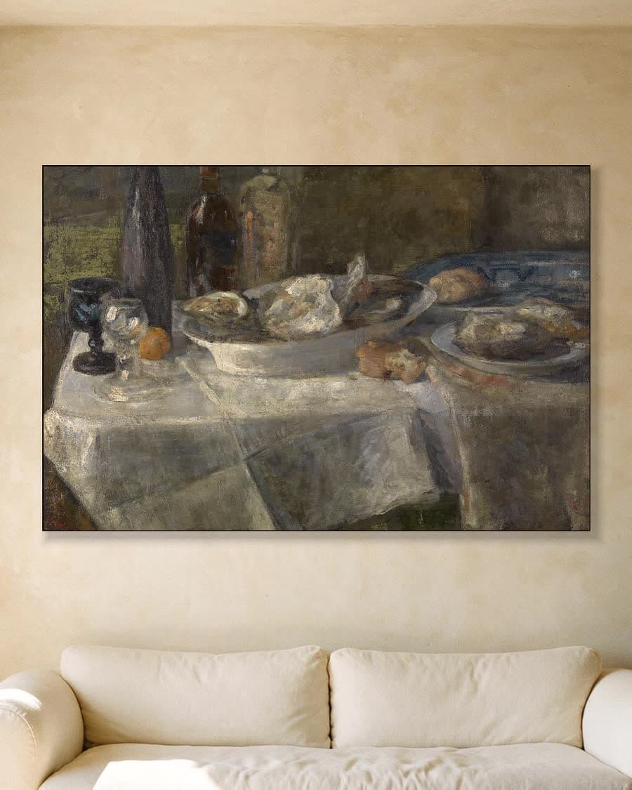 Stilleven met oesters in een aluminium frame aan dezelfde muur
