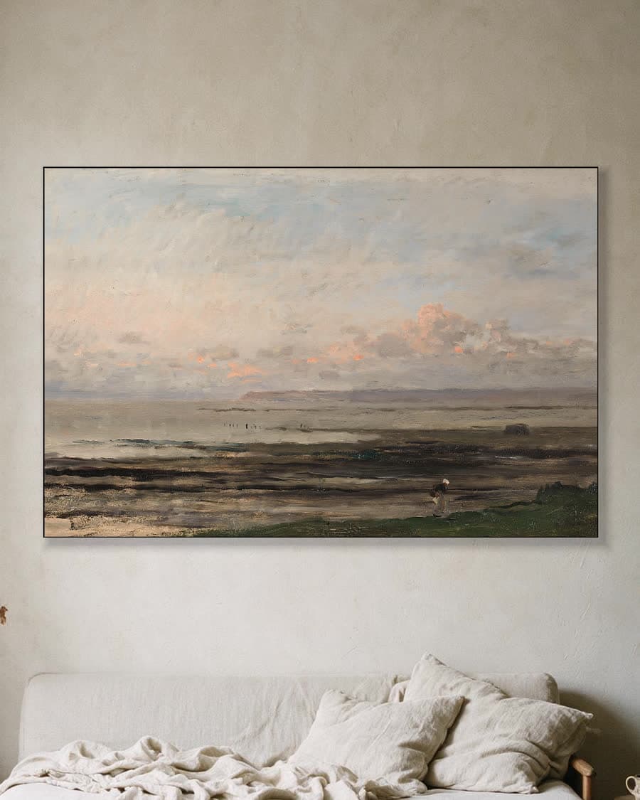 Strand bij eb in een aluminium frame aan dezelfde muur