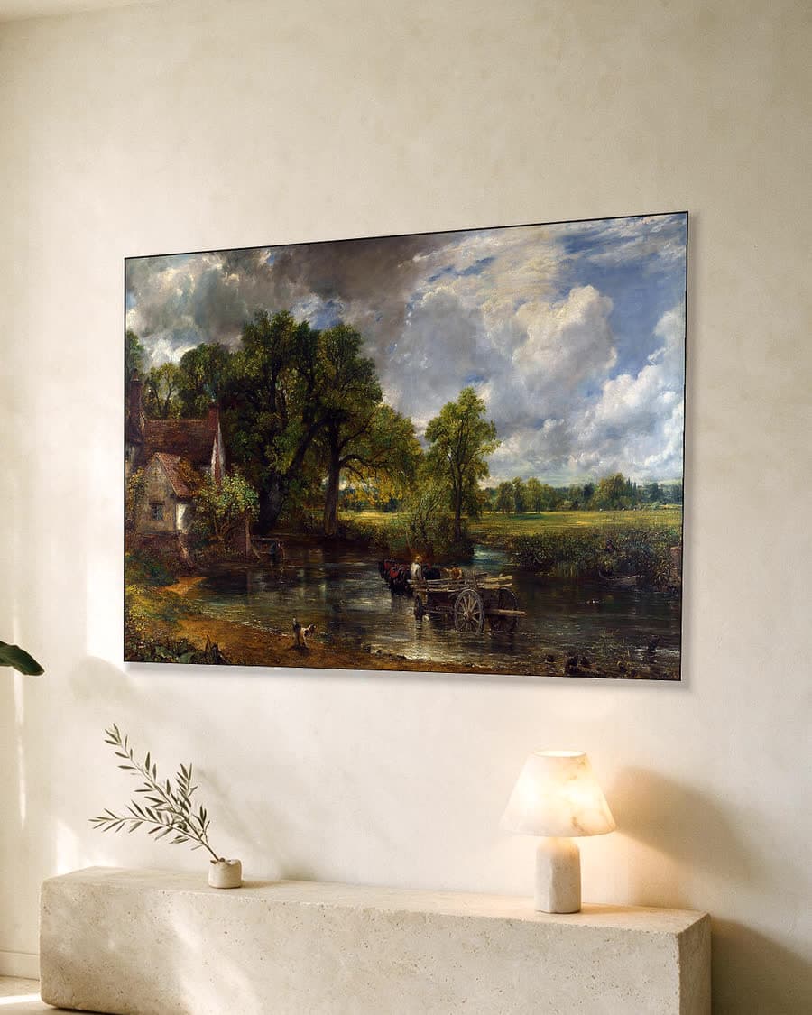 De hooiwagen in een aluminium frame aan dezelfde muur