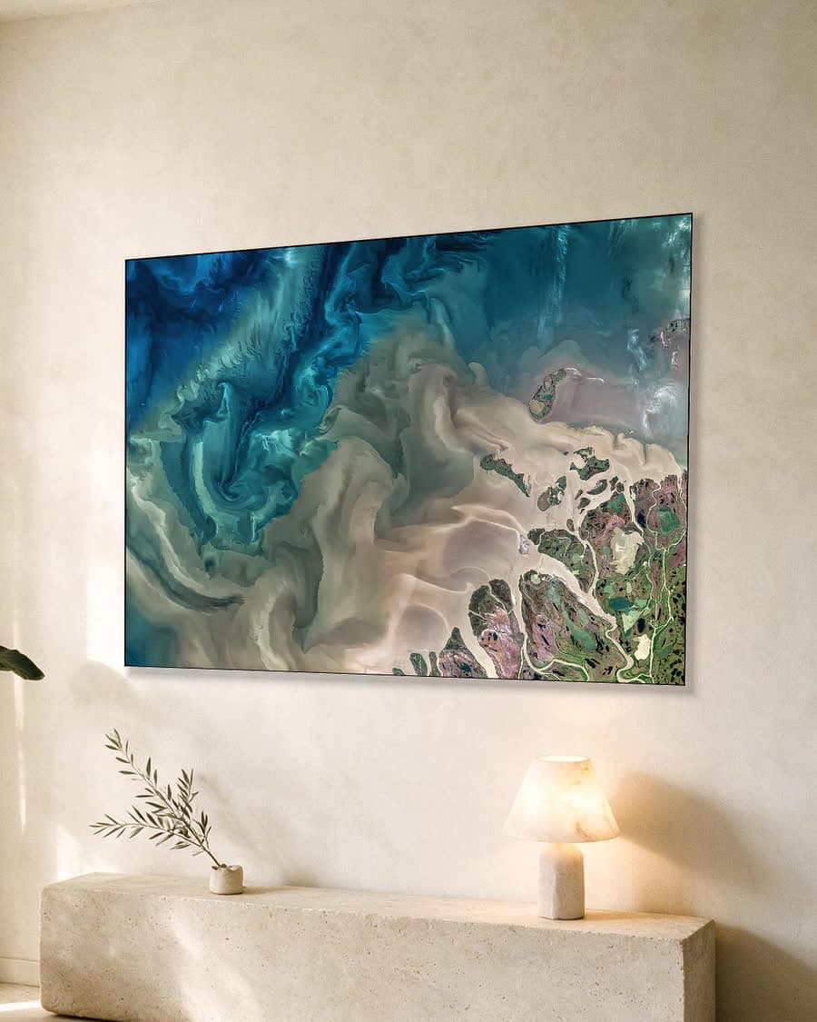 Stromende Delta in een aluminium frame aan dezelfde muur