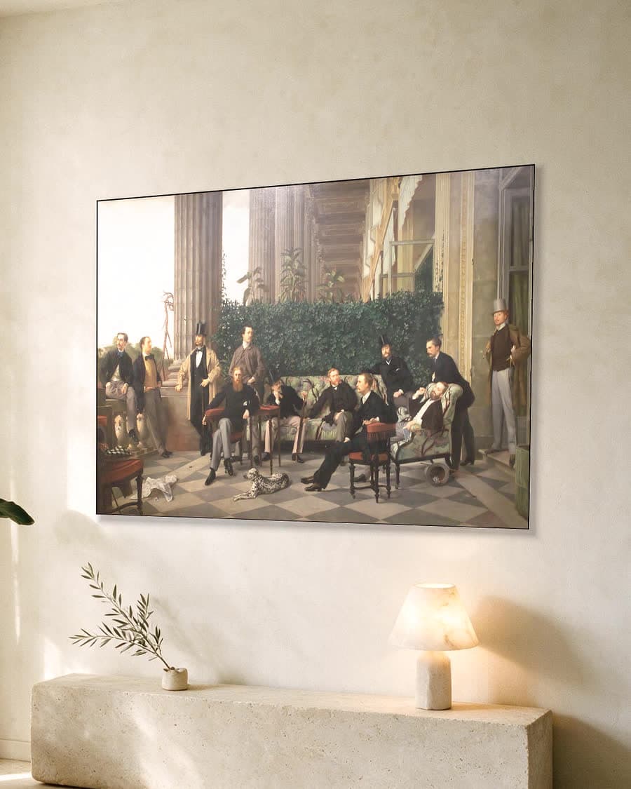 De Cercle de la rue Royale in een aluminium frame aan dezelfde muur
