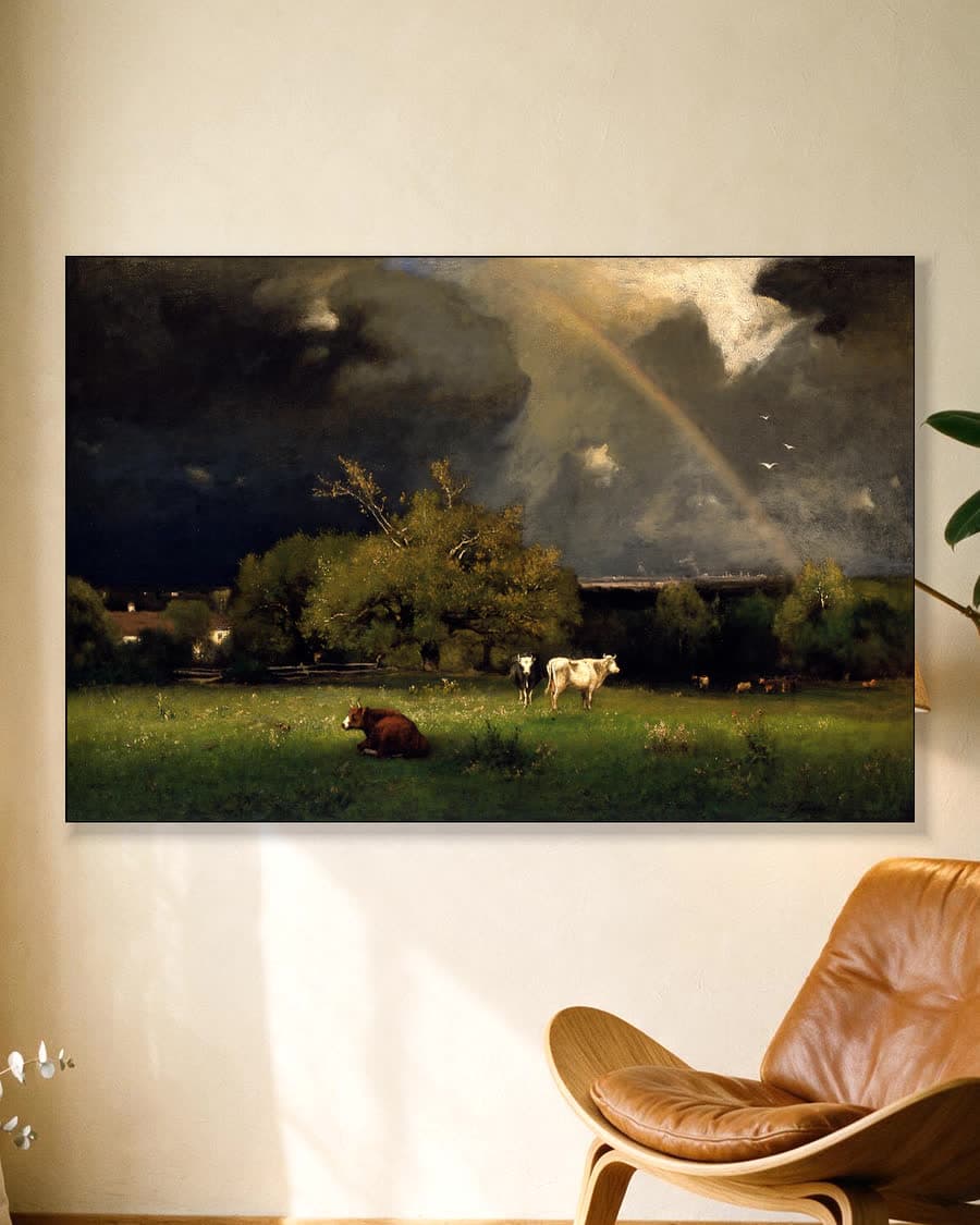 De regenboog in een aluminium frame aan dezelfde muur