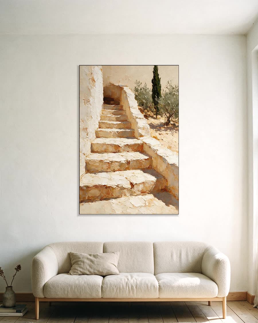 Trap in de zon in een aluminium frame aan dezelfde muur