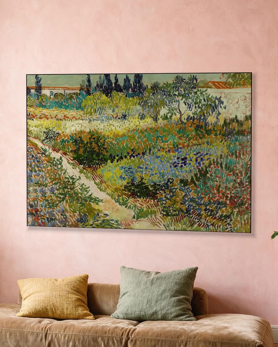 Bloeiende tuin te Arles in een aluminium frame aan dezelfde muur