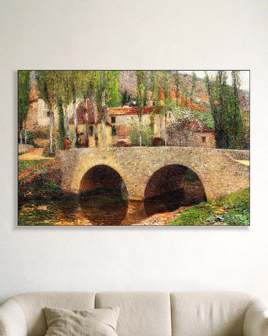 Dorpsgezicht met stenen brug in een aluminium frame aan dezelfde muur