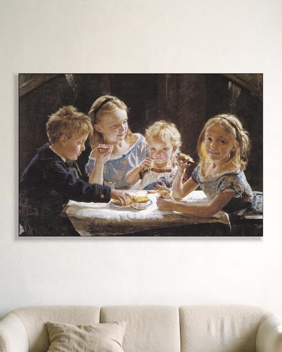 Vier kinderen aan de maaltijd in een aluminium frame aan dezelfde muur
