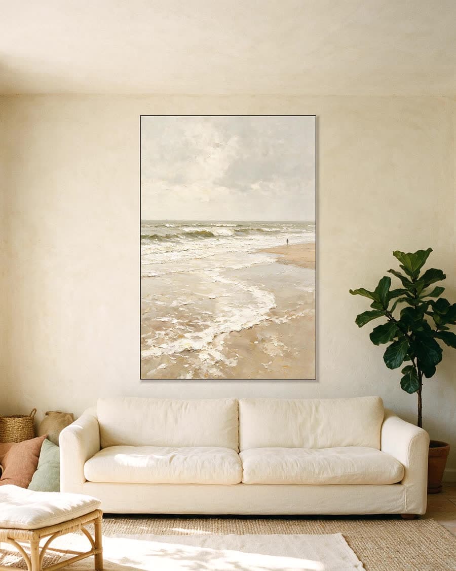 Schuim op nat zand in een aluminium frame aan dezelfde muur