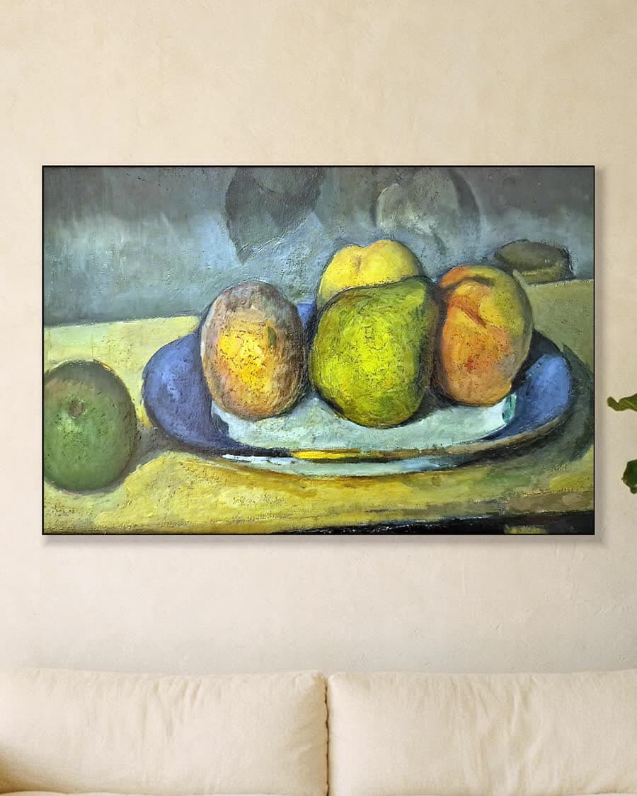 Vruchten in een aluminium frame aan dezelfde muur