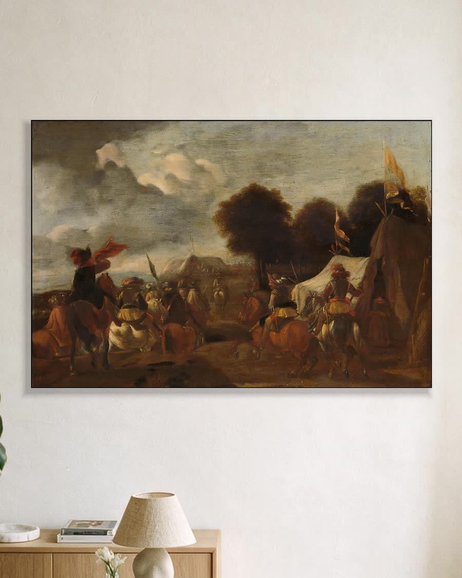 Een legerkamp in een aluminium frame aan dezelfde muur