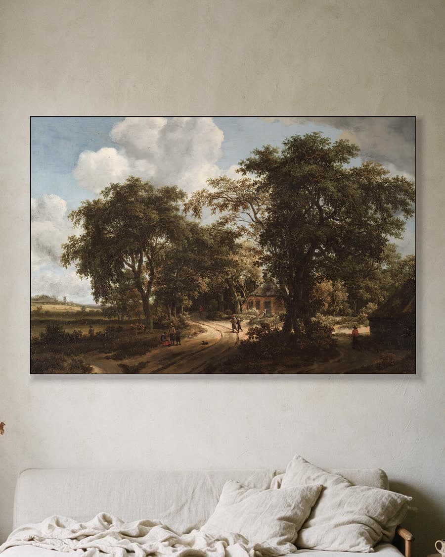 Een huisje in het bos in een aluminium frame aan dezelfde muur