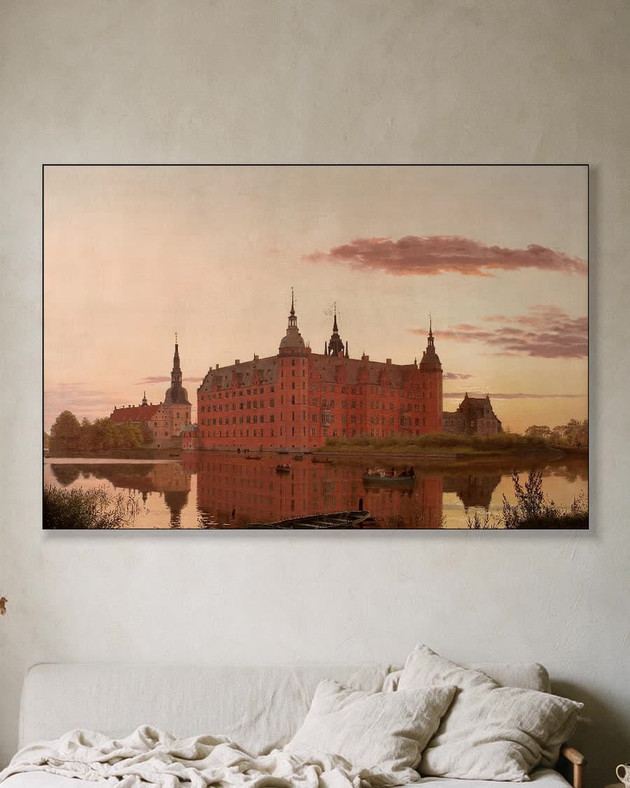 Frederiksborg Slot gezien vanaf de Jægerbakken, avond in een aluminium frame aan dezelfde muur
