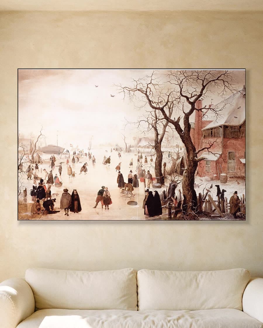 Winterlandschap bij een dorp in een aluminium frame aan dezelfde muur