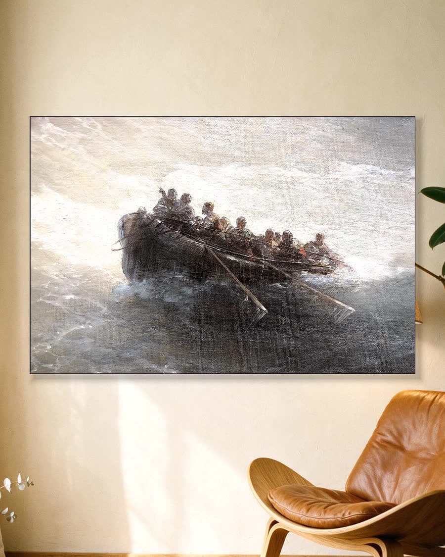 Boot met mensen in een aluminium frame aan dezelfde muur