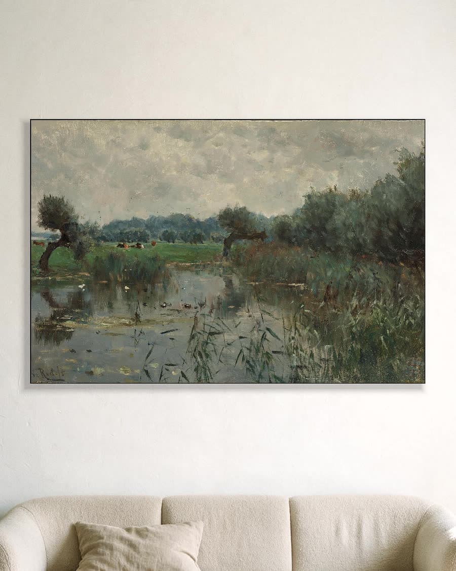 In de uiterwaarden van de IJssel in een aluminium frame aan dezelfde muur