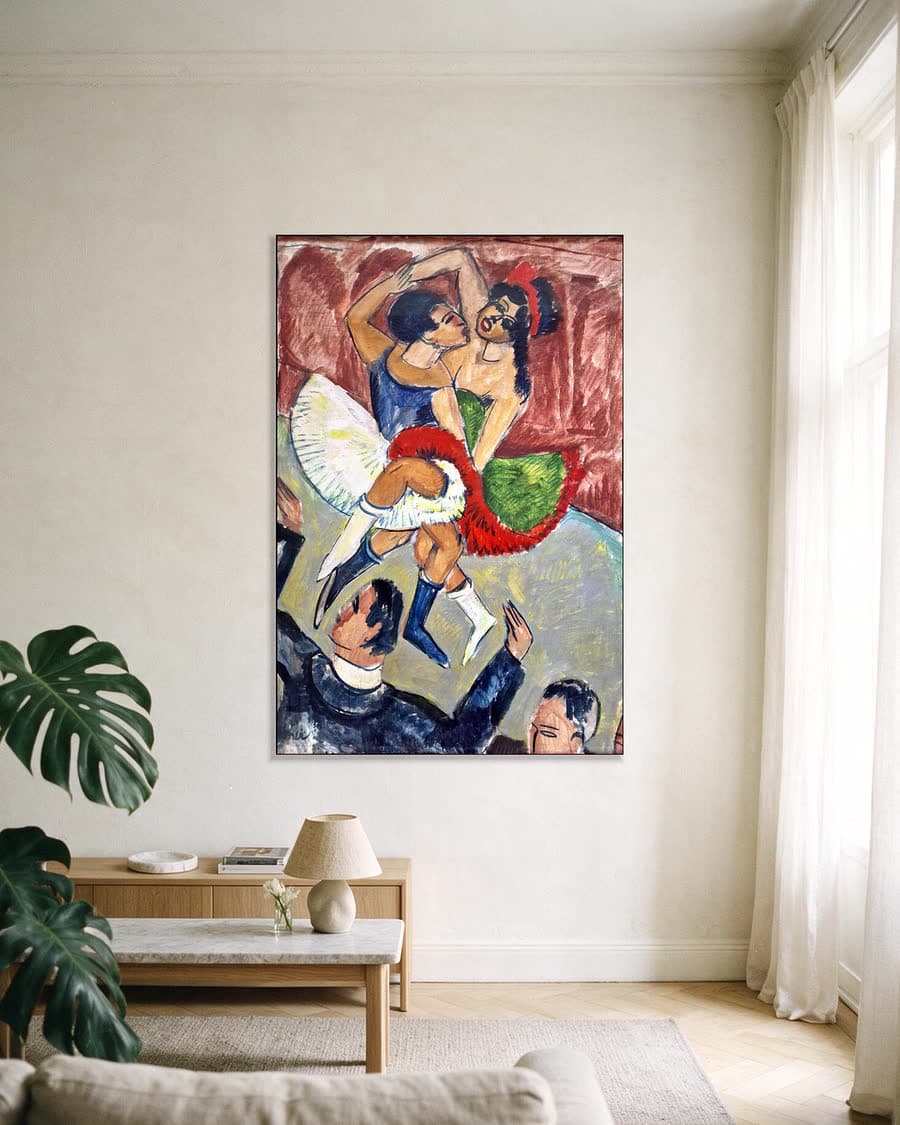 Dans, circusscène in een aluminium frame aan dezelfde muur