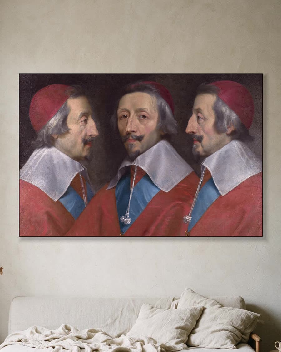 Drievoudig portret van kardinaal Richelieu in een aluminium frame aan dezelfde muur