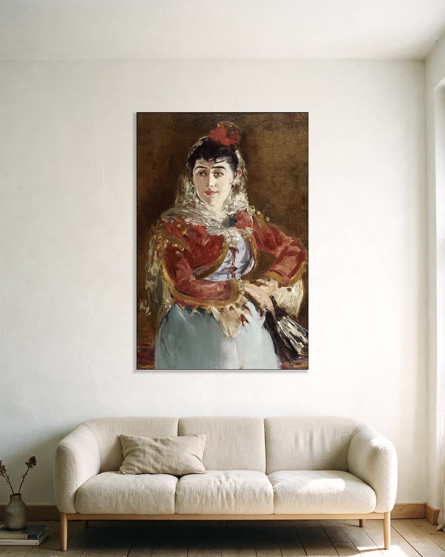 Émilie Ambre als Carmen in een aluminium frame aan dezelfde muur